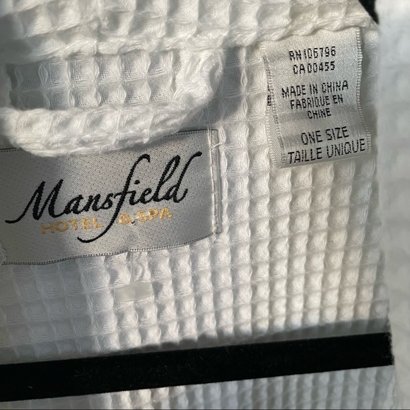 Mansfield Hotel& Spa 50" Kayanna Waffle Spa Robe 100% Cotton in White OS - Picture 6 of 7